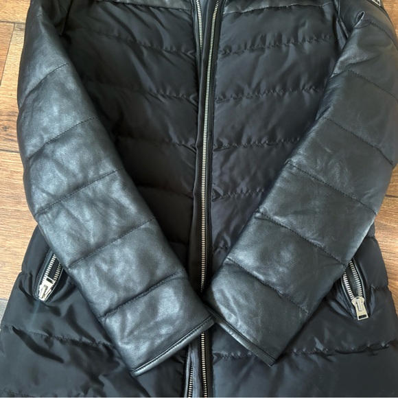 Doma leather coat size small fits like an XS - Picture 2 of 5